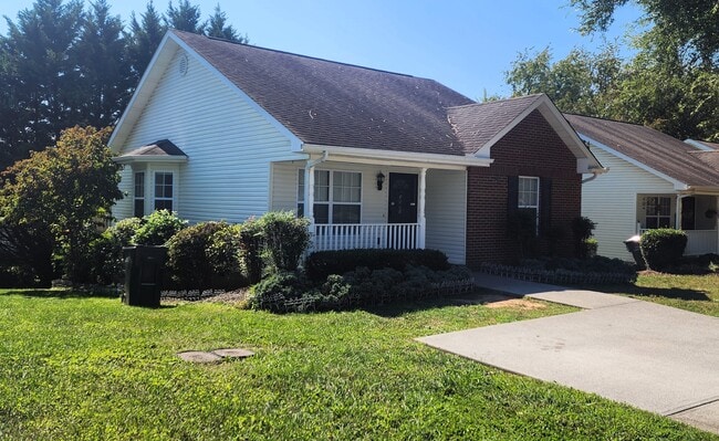 Building Photo - 1521 Mayberry Ln