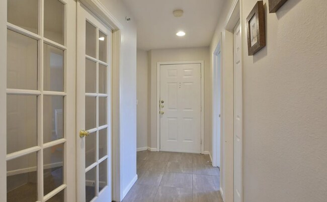 Building Photo - BEAUTIFUL 2 Bed 2 Bath Condo in Boulder