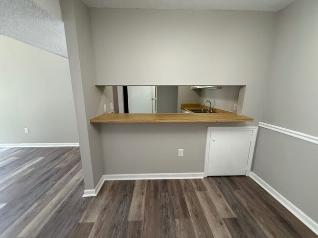 Building Photo - 3609-B-28 Juneau Rd