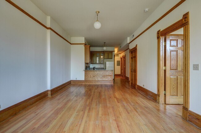 Building Photo - 2638 N Lincoln Ave