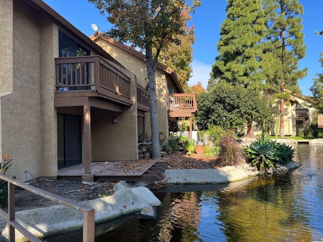 2 bedroom, 1.5 bath townhouse in the heart of Irvine! - 2 bedroom, 1.5 bath townhouse in the heart of Irvine!