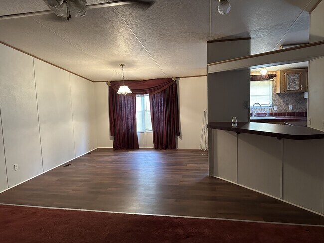 Foto del edificio - 5 Arrowhead Rd