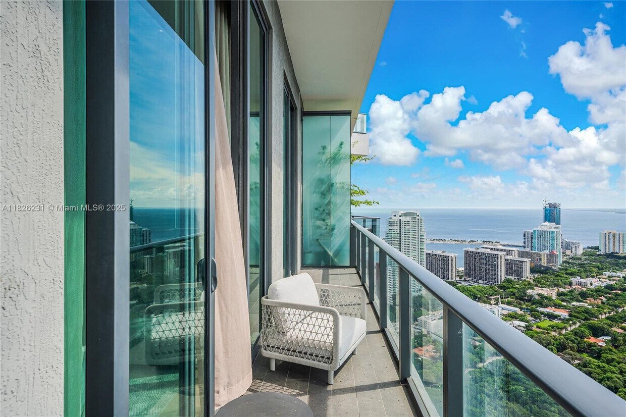 Foto principal - 1300 S Miami Ave