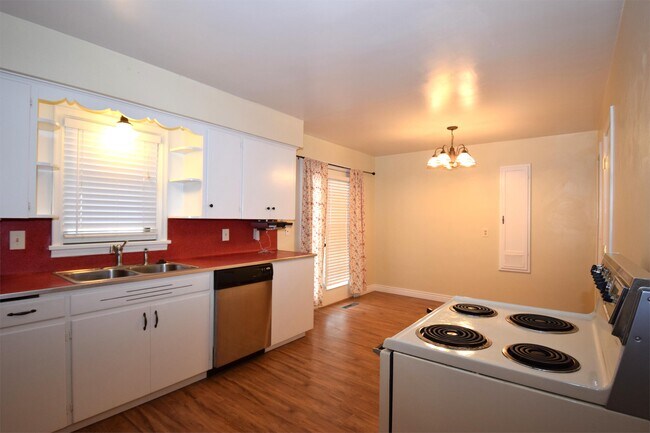 Building Photo - 273 N 300 E
