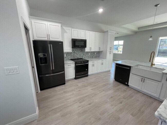 Building Photo - 190 Sunset Cay