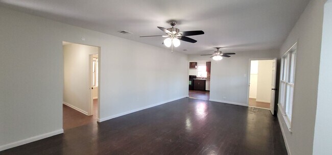 Building Photo - 212 Placid