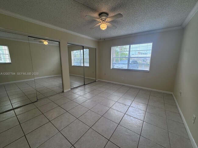 Foto del edificio - 605 S State Rd 7