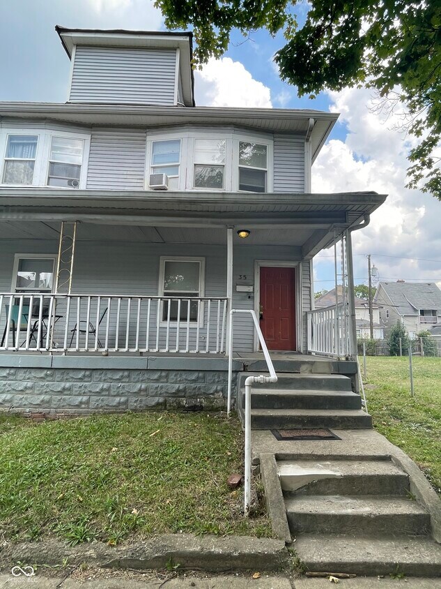 Primary Photo - 35 N Randolph St