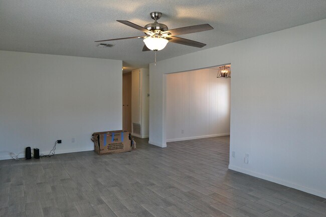 Building Photo - 53995 Avenida Juarez