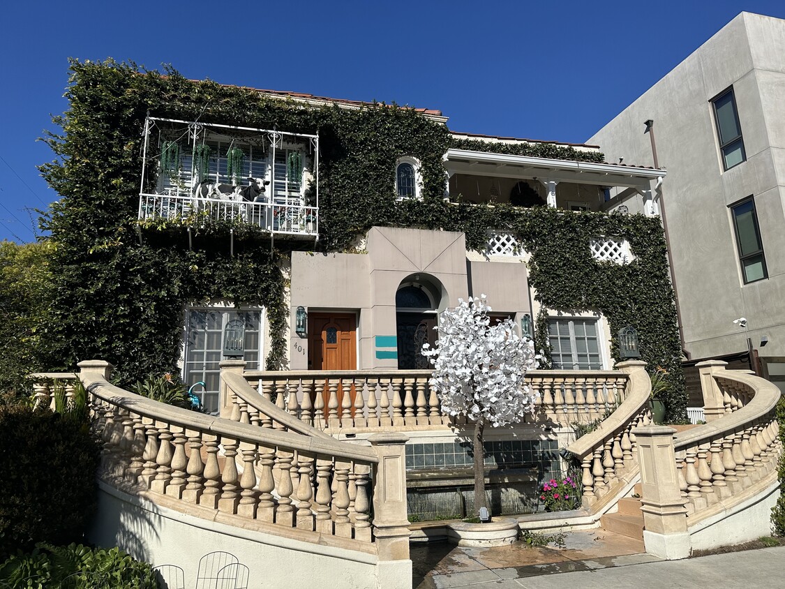 Foto principal - 401 N Norton Ave