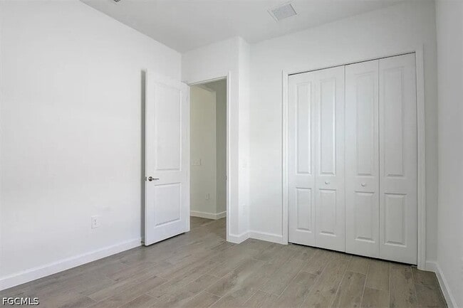 Foto del edificio - 7796 Lakes Edge Ln