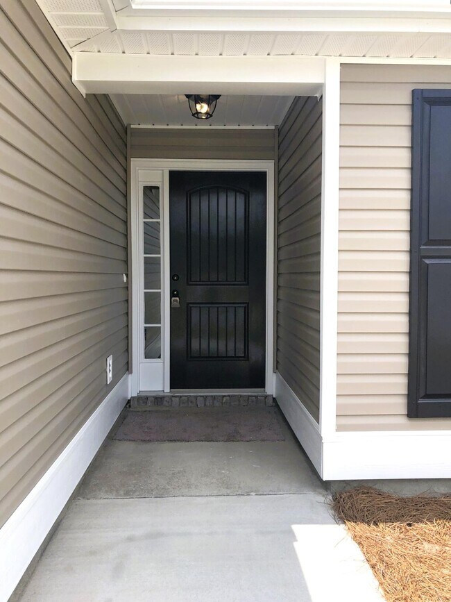 Building Photo - 895 Goodale Dr