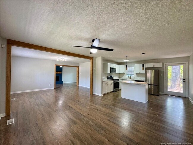Foto del edificio - 7605 Jennings Ln