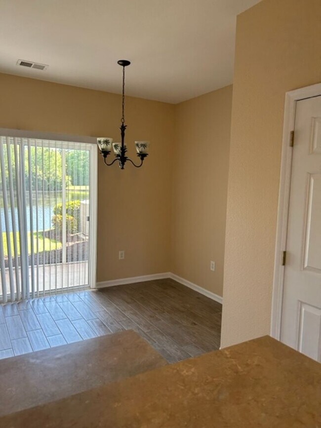 Building Photo - 160 Chenoa Dr