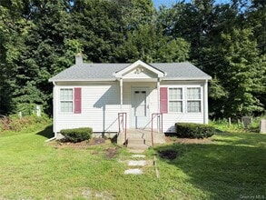 Building Photo - 300 NY-82