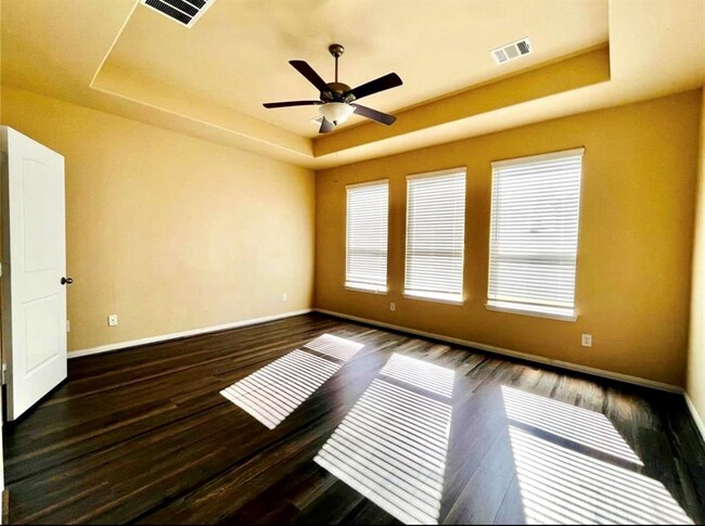 Building Photo - 24915 Puccini Pl