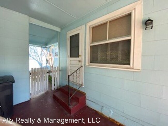 Building Photo - 3 br, 2 bath House - 327 Blakeley Drive