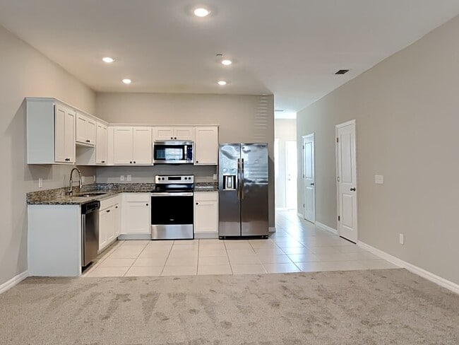 Building Photo - 3202 Azolla St