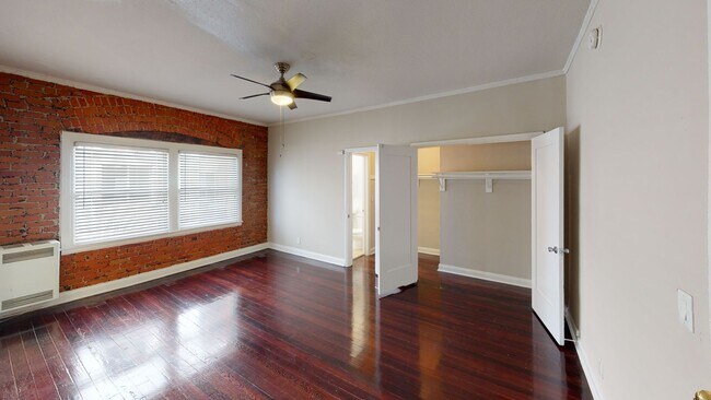 Foto del interior - Arwyn Manor Apartments...New York Style..Newly Remodeled Apartments...Hardwood Floors! CALL NOW!