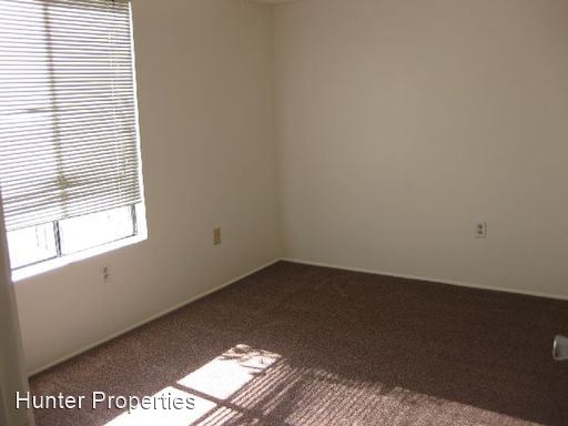 Building Photo - 1141 Woodlake Dr