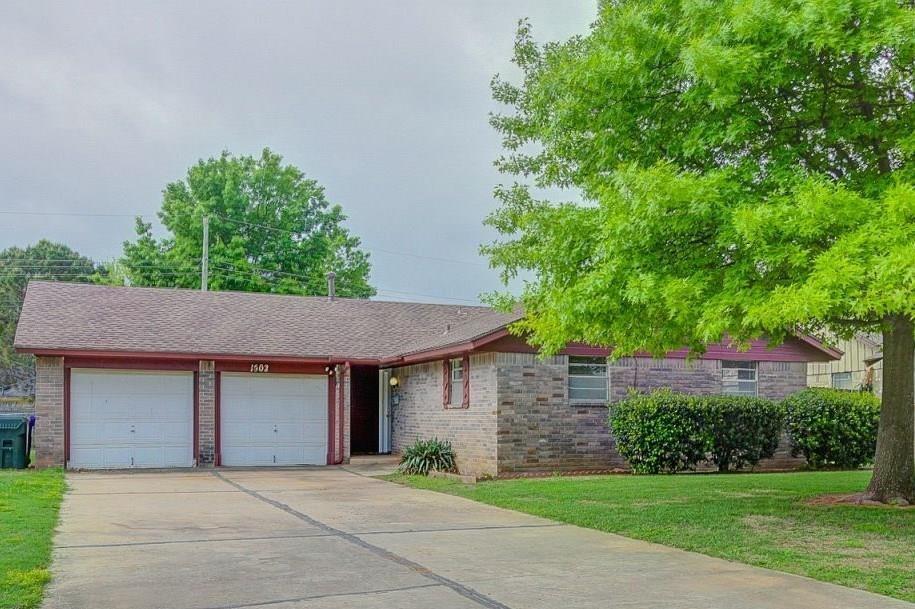 Primary Photo - 1502 Briar Meadow Rd