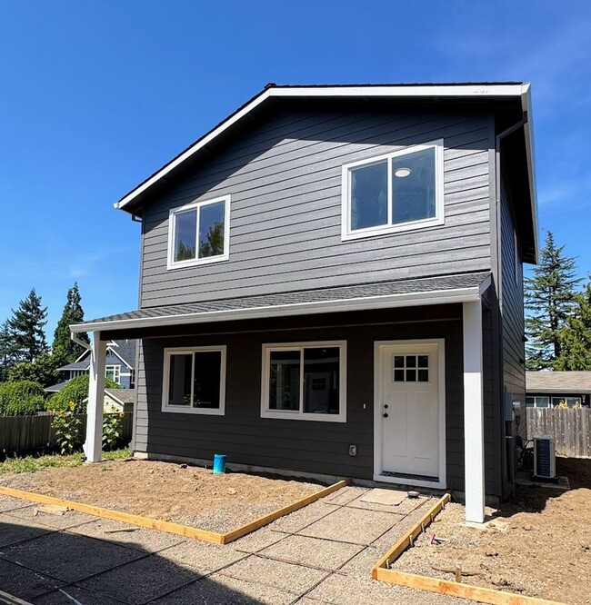 Building Photo - 13822 SE Oatfield Rd