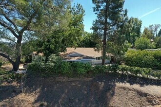 Building Photo - 279 Starlight Crest Dr