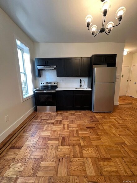 Foto principal - 486 E 95th St