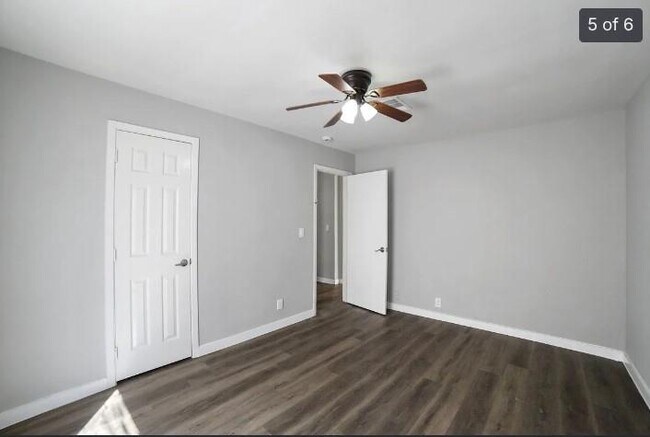 Building Photo - 425 San Blas