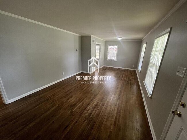 Foto del edificio - 4906 Childs Dr