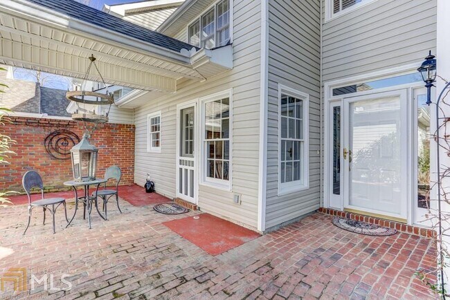 Building Photo - 812 Olde Towne Ct