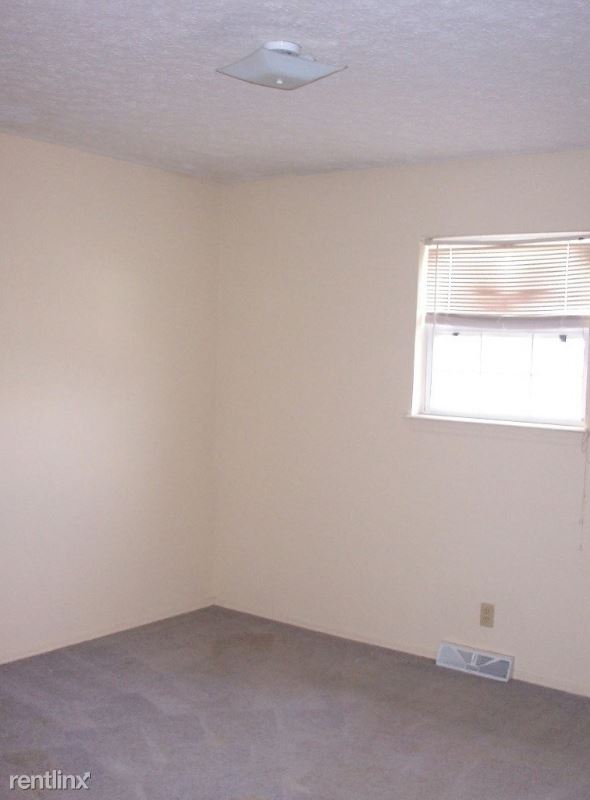 Building Photo - 3 br, 1 bath House - 102 Kim Way