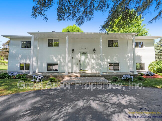 Foto del edificio - 3624 Maple Dr