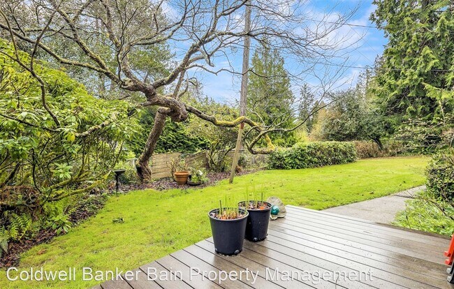 Foto del edificio - 2 br, 1 bath House - 8760 Ferncliff Ave. N...