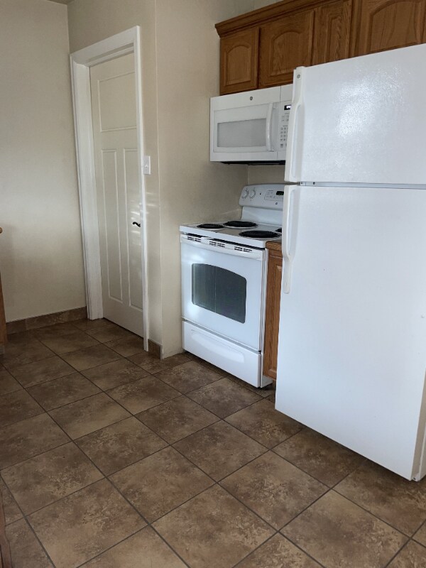 Building Photo - 2 35th St N