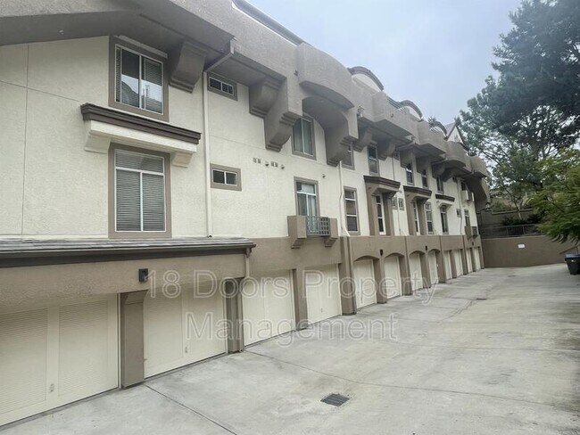 Foto del edificio - 12608 Carmel Country Rd