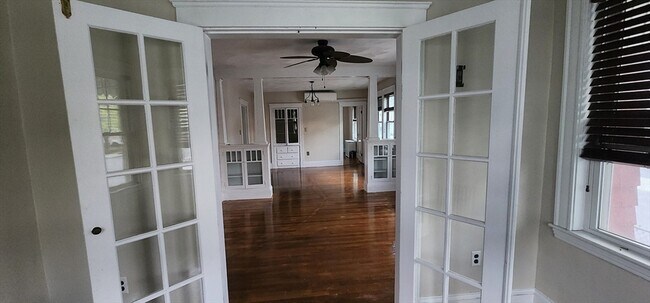 Foto del edificio - 38 Murdock Ave