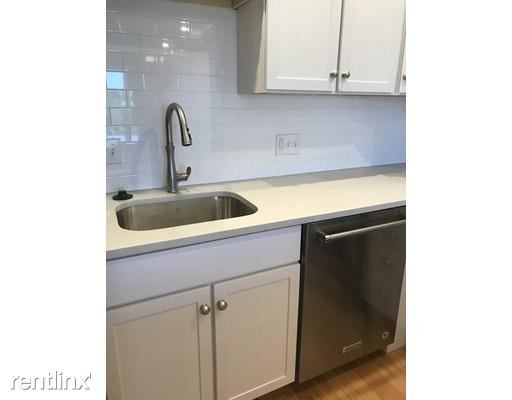 Foto del edificio - 2 br, 2 bath  - 15 Guild St