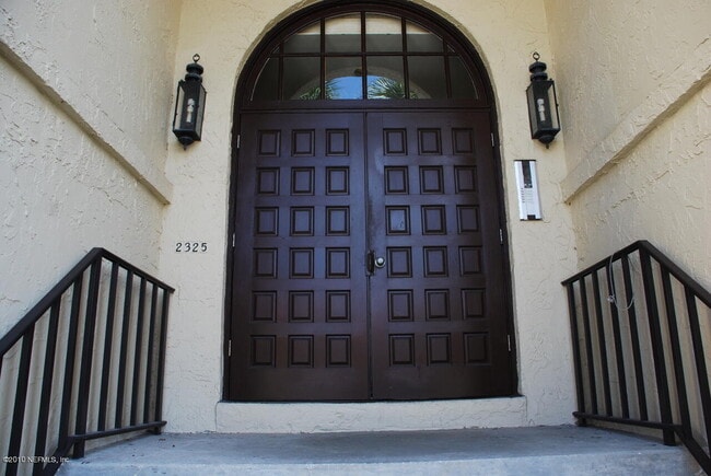 Building Photo - 2325 Costa Verde Blvd