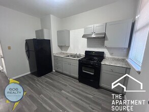 Building Photo - 5852 S King Dr