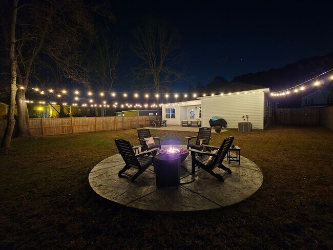 Foto del edificio - 8705 Jenny Lind St