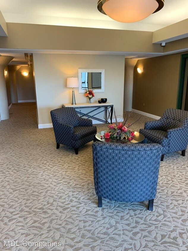 Foto principal - 2 br, 2 bath Apartment - 233 Jennison Place