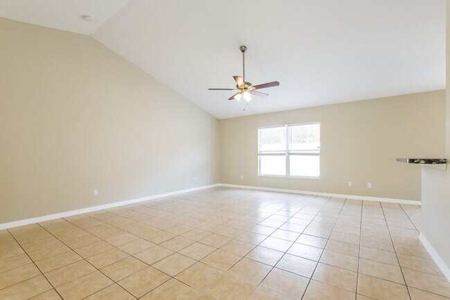 Building Photo - 820 Shore Breeze Way