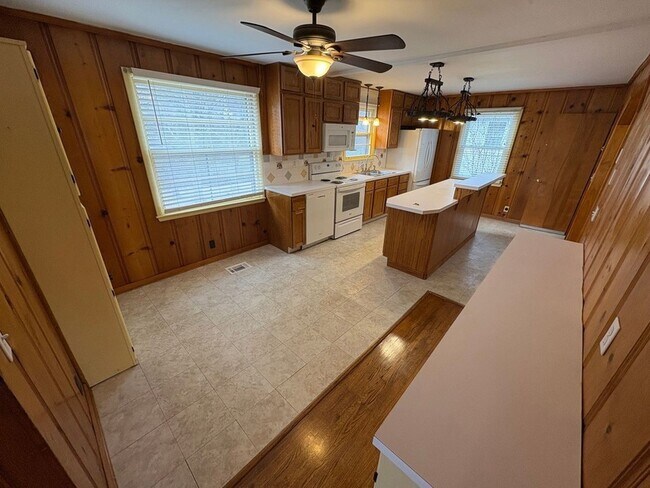 Building Photo - 328 Jacksonian Dr