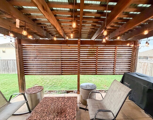 Foto del edificio - 12642 Forest Lawn Rd