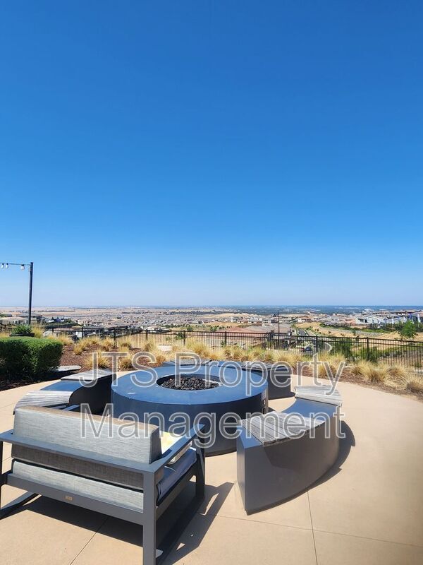Foto del edificio - 3217 Sunny Gate Ln