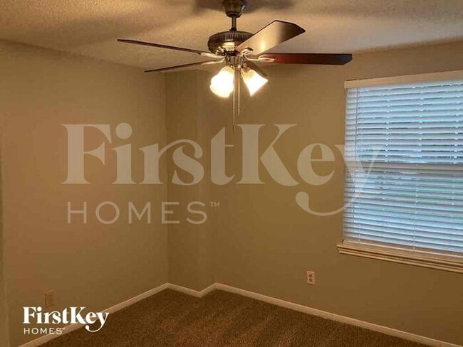 Foto del edificio - 12523 Mill Ridge Dr