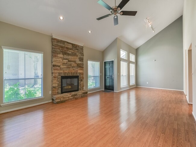 Building Photo - 9406 Bassoon Dr
