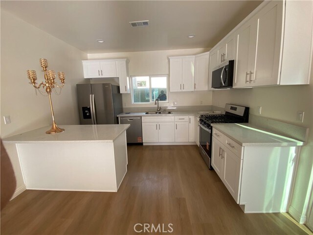 Foto del edificio - 18543 Ingomar St