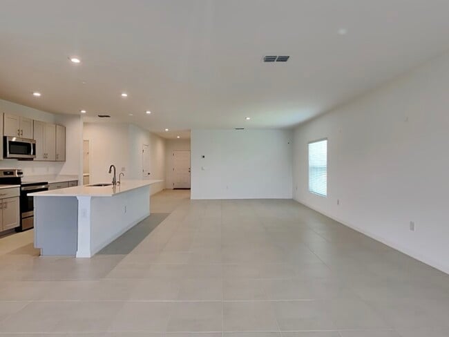 Building Photo - 393 Citrine Lp